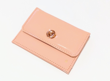 ピンクの財布